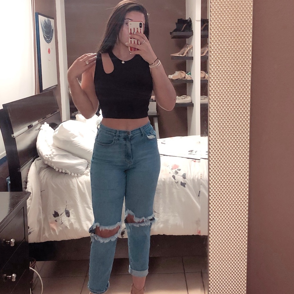 Black Cropped Top